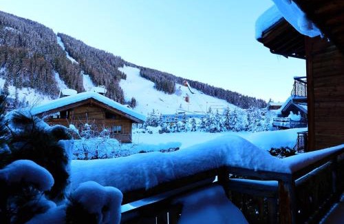 Le Praz Chalet De Esquí | Chalet mitoyen à Courchevel avec cheminée, parking et WIFI - FR-1-575-119