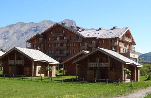 Saint-Etienne-en-Devoluy Chalet De Esquí | Chalet Mitoyen 3 Pièces 6 Pers. - Résidence Le Hameau du Puy - Piscine Chauffée, Proche Pistes - FR-1-504-642