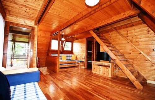 Casali del Manco Chalet De Esquí | Chalet Natura La terrazza sul lago