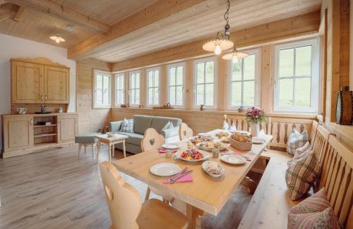 Grundlsee Casa | Chalet near Lake Grundlsee with Sauna