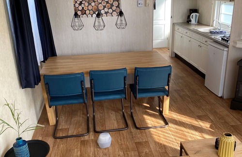 Udenhout Chalet De Esquí | Chalet bien amueblado cerca de Loonse y Drunense Duinen