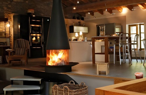 Saint-Andre Chalet De Esquí | Chalet 'Nevala' with Mountain View, Private Terrace and Wi-Fi