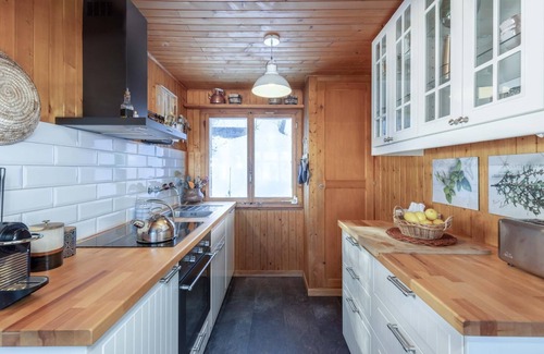 Riddes Chalet De Esquí | Chalet Noisette | Authentic Swiss chalet | Perfect for families