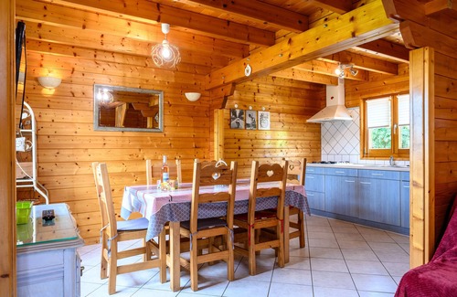 Vecoux Chalet De Esquí | Chalet 'Notre' con vistas a la montaña, terraza privada y Wi-Fi