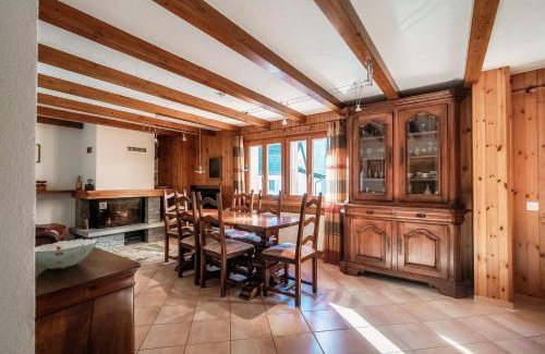 Chironico Apartamento | Chalet Nucleo 12 by Quokka 360 - bouldering temple in Chironico