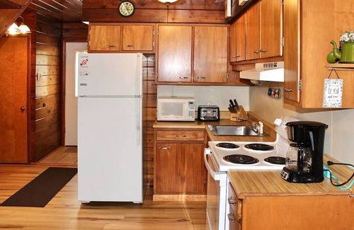 Stevensville Casa | Chalet on the Lake 98 w/ Beach Access, Pools, Sport Courts, Fishing Pond & more!
