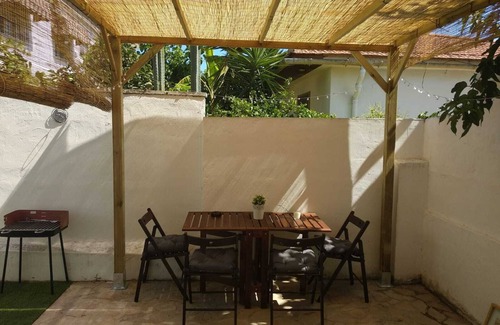 Vinaros Chalet De Esquí | CHALET para 8-10 personas, jardín, parking, junto a la playa, aire acondicionado