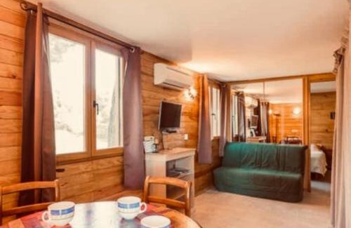 Le Beausset Casa | CHALET PISCINE COUVERTE/JARDIN/TERRASSE