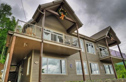 L'Anse-Saint-Jean Chalet De Esquí | Chalet Potvin Bouchard