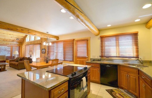 Carriage Hills Cabina | Chalet - Quiet 1 bedroom cabin - free WiFi