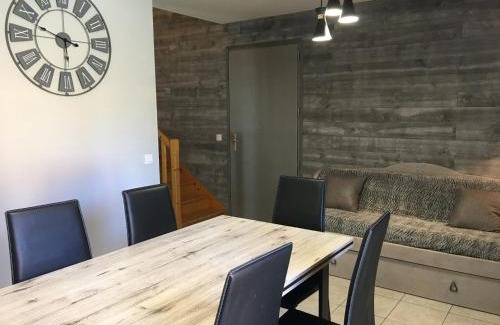 La Joue du Loup Chalet De Esquí | Chalet rénové 7 pers, 2 chambres, parking, animaux admis - FR-1-504-68