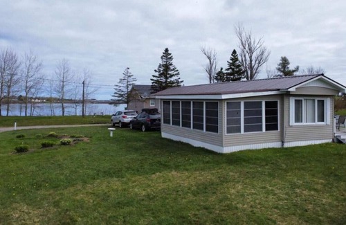 Sainte-Anne-de-Kent Casa | Chalet Relaxation - Cottage with Beach View in Bouctouche Sud