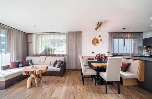 Saltusio Chalet De Esquí | Chalet "Residenz - Riad" con vistas a la montaña y bañera de hidromasaje