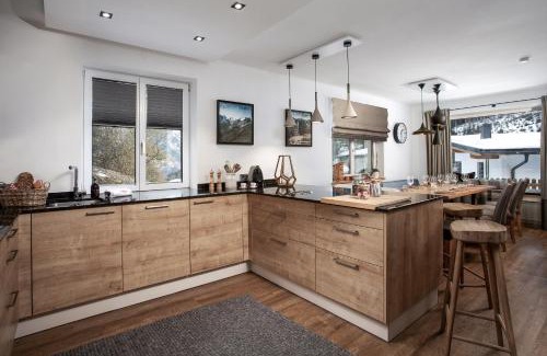 Zell am See Chalet De Esquí | Chalet Schmitten 102 by Chalet Alp Lux - Summer Card