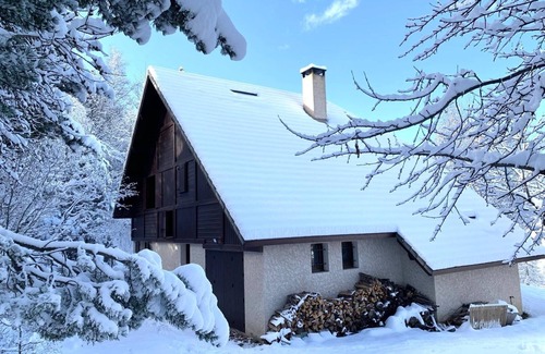 Saint-Sauveur Chalet De Esquí | Chalet sleeps 12 Saint-Sauveur 05200 -view of Lac de Serre-Ponçon 15 mn from Les Orres