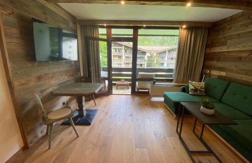 Sankt Martin bei Lofer Apartamento | Chalet-Stil mit Pool und Bergblick
