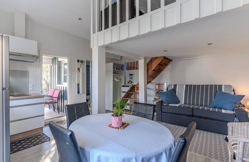La Teste-de-Buch Casa | Chalet "Studio Bassin D'Arcachon" con piscina compartida, terraza privada y Wi-Fi