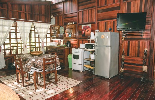Valle Pura Vida Chalet De Esquí | Chalet Style Apt 1 BR 1 B en Manuel Antonio. Totalmente equipado.