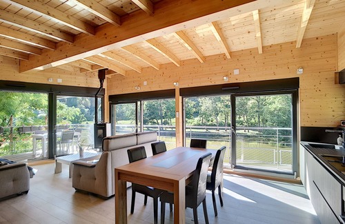 La Petite-Pierre Chalet De Esquí | Chalet sur Pilotis, Cadre Insolite, au Dessus D'un Étang Dans un Parc Privé