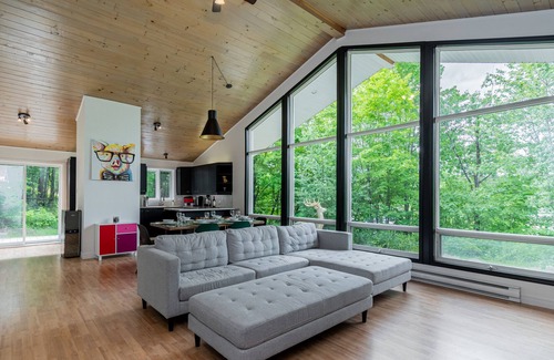 Saint-Raymond Chalet De Esquí | Chalet, swim spa, billiards and fireplaces at Lac Sept-Îles