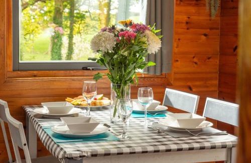 Brazzacott Chalet De Esquí | Chalet Sycamore Hot Tub Lodge by Interhome