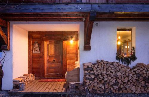 Les Houches Chalet De Esquí | Chalet Taconnaz - Warm & Cosy 3BR Chalet with Fireplace in Nature - By Cozee Rentals