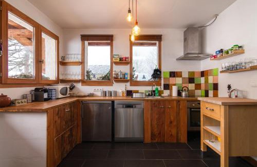 Les Houches Chalet De Esquí | Chalet Taconnaz - Warm & Cosy 3BR Chalet with Fireplace in Nature - By Cozee Rentals