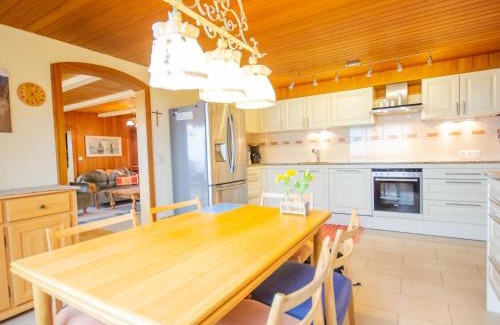 Grossdorf Chalet De Esquí | Chalet The Schatzie by Interhome