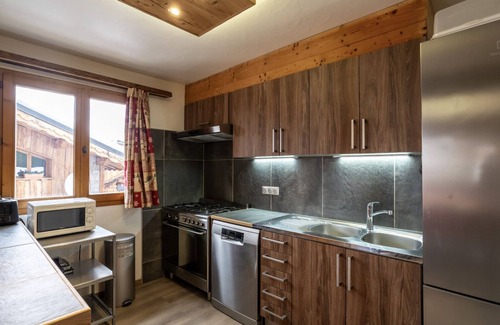 Montchavin Chalet De Esquí | Chalet Versoye self-catered chalet, ensuite beds, spa, boot warmer. Sleeps 12