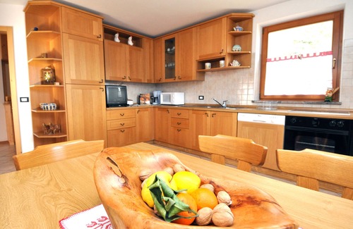 Stava Apartamento | Chalet Villa Rita - Apartamento en planta baja con jardín privado y terraza.