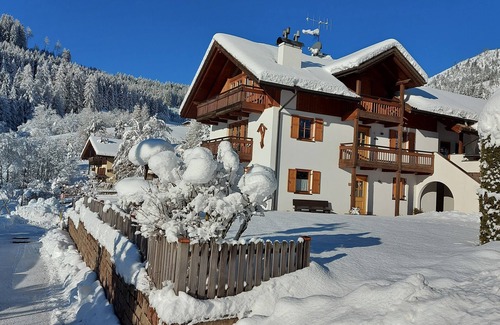 Stava Apartamento | Chalet Villa Rita - Apartamento en planta baja con jardín privado y terraza.