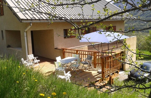 Villars-Colmars Chalet De Esquí | Chalet Villars Colmars alta Verdon A. H. P. 04 capacidad de 8 a 13 personas. espacioso