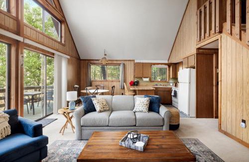 Basye Chalet De Esquí | Chalet w Huge Deck, Grill, WiFi, Mins to Bryce!