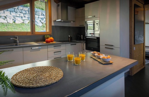 Chatel Chalet De Esquí | Chalet Wanderlust - family alpine stay 10p with games room - OVO Network