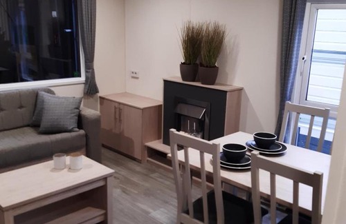 Grijpskerke Chalet De Esquí | Chalet Weizicht op minicamping Hoogelande
