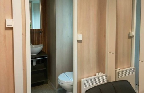 Biddinghuizen Chalet De Esquí | Chalet with 2 bedrooms and 1 bathroom