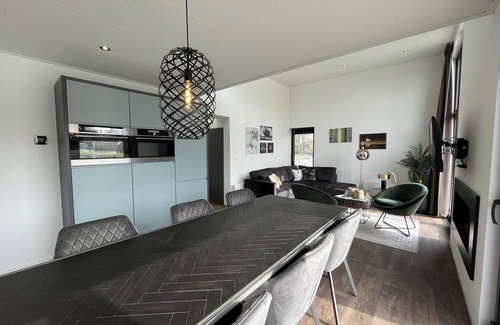 Hulshorst Casa | Chalet with 3 bedrooms and 1 terrace