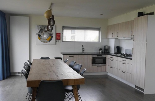 Nijkerk Casa | Chalet with 4 bedrooms and a terrace