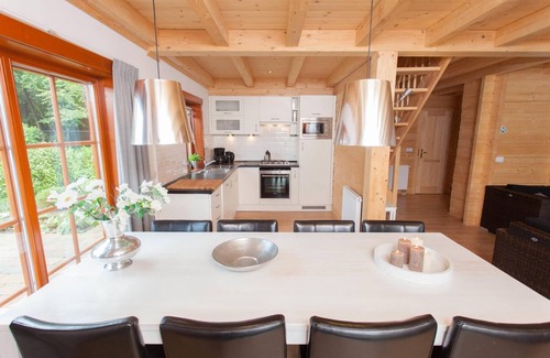 Langeberg Casa | Chalet with 6 bedrooms, 2 bathrooms and a sauna