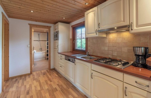 Langeberg Casa | Chalet with an open-plan kitchen and dishwasher