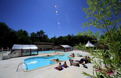 Monclar-de-Quercy Chalet De Esquí | Chalet atmosférico con lavavajillas se encuentran en una colina