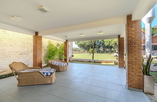 Foz do Iguacu Chalet De Esquí | Chalet with lots of green space, close to tourist attractions, 20 people! For Families!