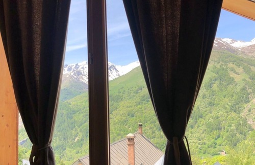 Valloire Chalet De Esquí | Chalet with nice view, garden and hot tub. Ideal for skiing and cycling!