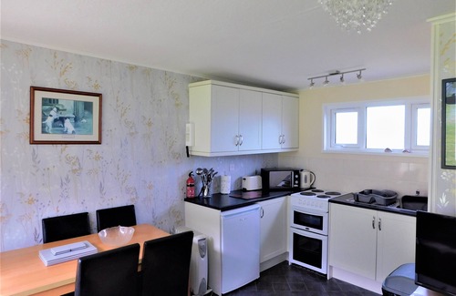 Cromer Chalet De Esquí | Chalet con cocina / sala de estar planificada abierta, que se beneficia del acceso directo a fantásticos paseos por los acantilados