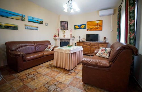 Barrio Nuevo Casa | CHALET CON PISCINA EN CONIL