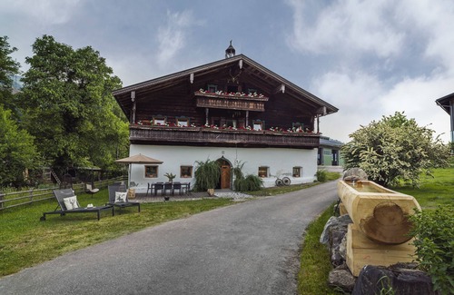 Taxenbach Chalet De Esquí | Chalet "Wolfbachgut" con vistas a la montaña y sauna