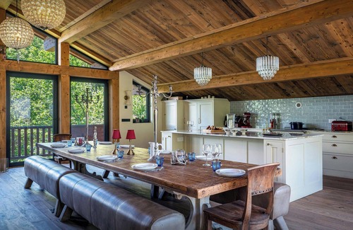 Seez Chalet De Esquí | Chalet Wonderland - Luxury chalet for 13 with summer pool - OVO Network