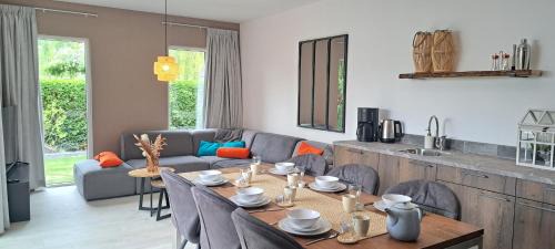 Heinkenszand Chalet De Esquí | Chalet Zeeland 6p omheinde tuin, hond welkom VP084