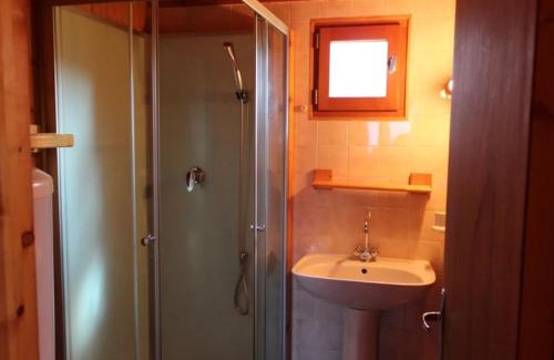 Viplaix Casa | Chalets indépendants avec terrasse, jardin, jeux pour enfants, proche Montluçon - FR-1-489-402