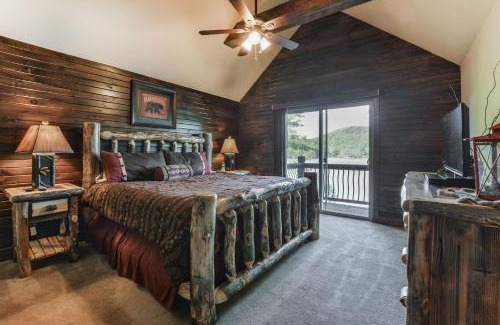 Lampe Casa | Chalets Resort Luxury Lakefront Villa Amazing View 2 Pools Free Amenities Dock